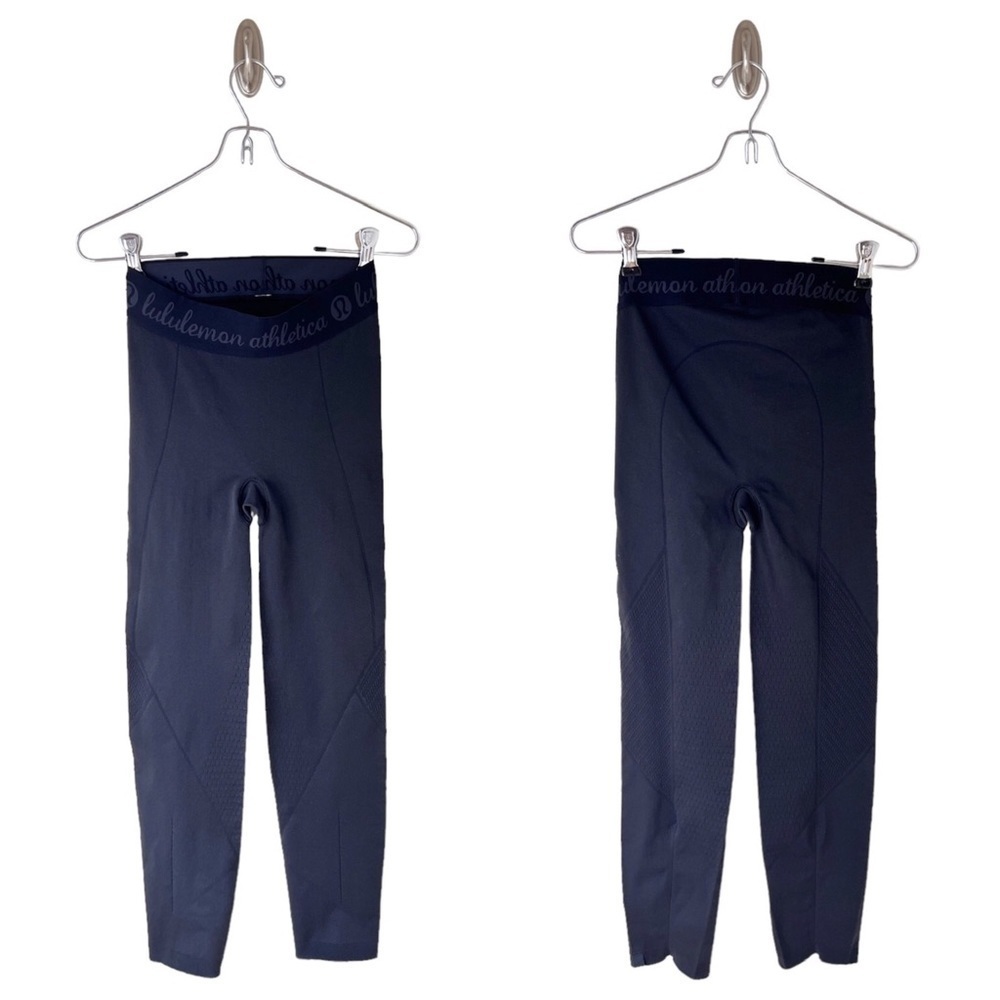 Lululemon Perforated Black Light Speed Crop
